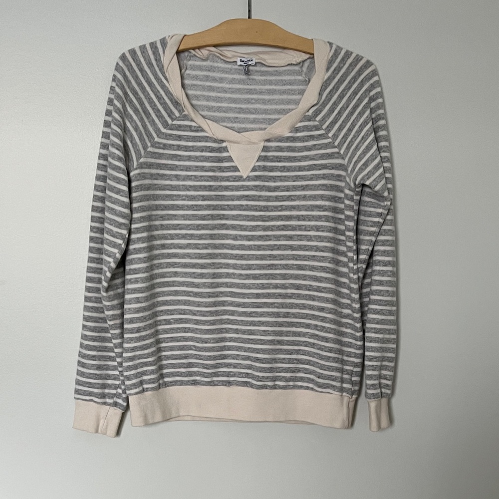 Splendid Gray and Cream Round Neck Sweatshirt, Size Small
